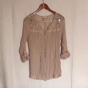 Daytrip Light Tan Crepe Long Sleeve Button Up Lace Chest Size Extra Large